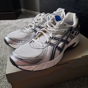 Women's ASICS tennis shoes